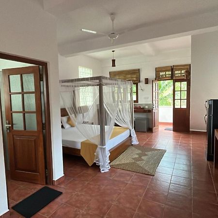 Beach Club Apartments Induruwa Dış mekan fotoğraf