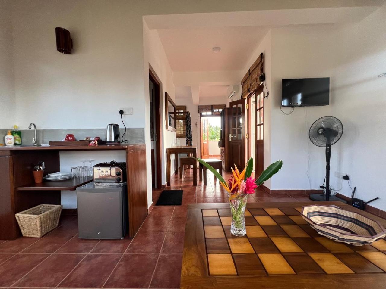 Beach Club Apartments Induruwa Dış mekan fotoğraf
